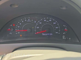 2011 Toyota Camry LE – miniatura 6