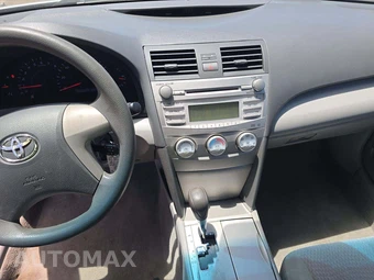 2011 Toyota Camry LE – miniatura 7