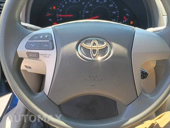 2011 Toyota Camry LE - miniatura 12