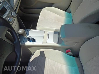 2011 Toyota Camry LE - miniatura 17