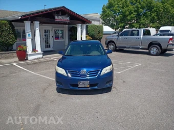 2011 Toyota Camry LE - miniatura 2