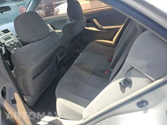 2011 Toyota Camry LE – miniatura 13