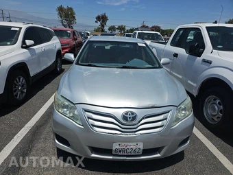 2011 Toyota Camry LE – miniatura 2
