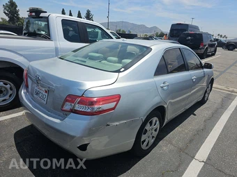 2011 Toyota Camry LE – miniatura 4
