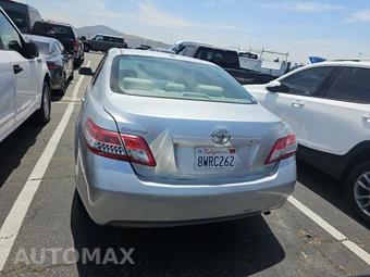2011 Toyota Camry LE – miniatura 5
