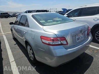 2011 Toyota Camry LE – miniatura 6