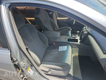 2011 Toyota Camry LE – miniatura 8