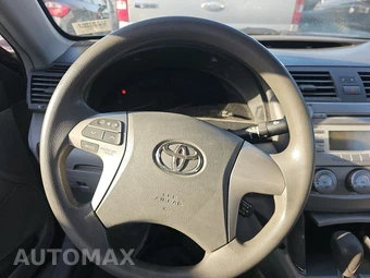 2011 Toyota Camry LE – miniatura 10