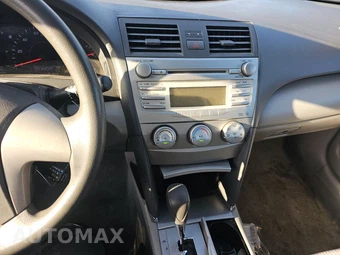 2011 Toyota Camry LE – miniatura 11