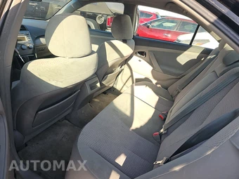 2011 Toyota Camry LE – miniatura 13