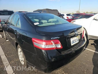 2011 Toyota Camry LE – miniatura 6