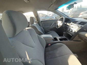 2011 Toyota Camry LE – miniatura 8