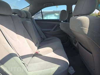 2011 Toyota Camry LE - miniatura 16