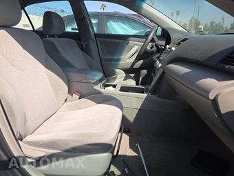 2011 Toyota Camry LE - miniatura 18