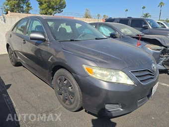 2011 Toyota Camry LE - miniatura 4