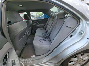2011 Toyota Camry LE – miniatura 10