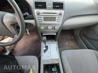 2011 Toyota Camry LE – miniatura 7