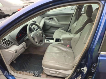 2011 Toyota Camry LE – miniatura 6