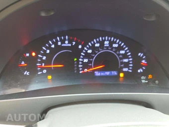 2011 Toyota Camry LE – miniatura 9