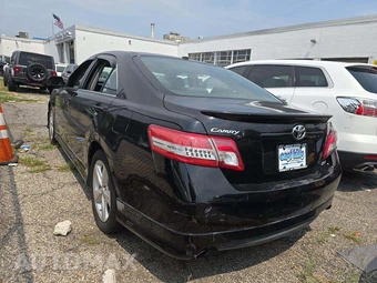 2011 Toyota Camry SE - miniatura 2