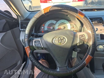 2011 Toyota Camry SE – miniatura 10