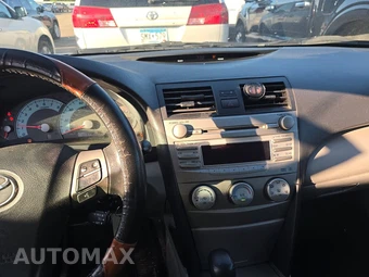2011 Toyota Camry SE – miniatura 11