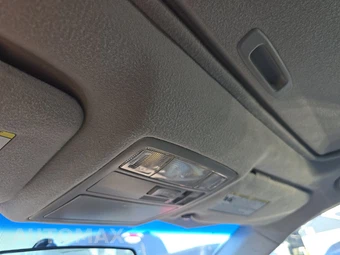 2011 Toyota Camry SE – miniatura 17