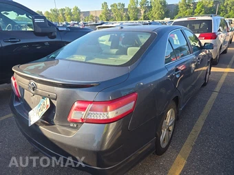 2011 Toyota Camry SE – miniatura 4