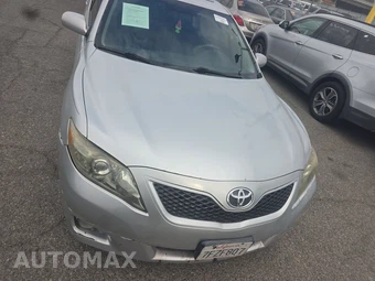 2011 Toyota Camry SE – miniatura 2