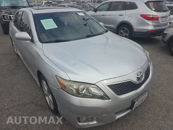 2011 Toyota Camry SE – miniatura 3