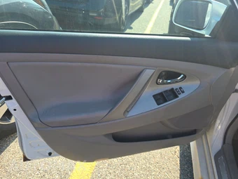 2011 Toyota Camry SE – miniatura 9