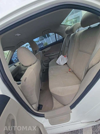2011 Toyota Corolla LE – miniatura 13