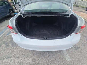 2011 Toyota Corolla LE – miniatura 14