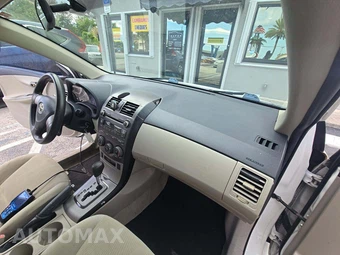 2011 Toyota Corolla LE – miniatura 19