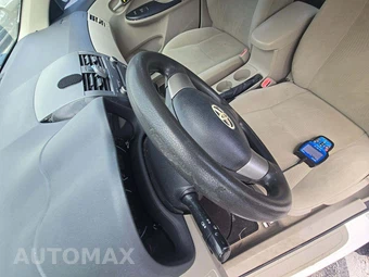 2011 Toyota Corolla LE – miniatura 21