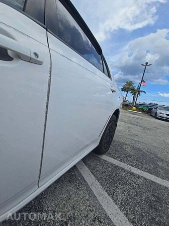 2011 Toyota Corolla LE – miniatura 25