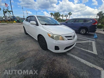 2011 Toyota Corolla LE – miniatura 4