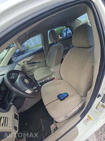 2011 Toyota Corolla LE – miniatura 6