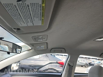 2011 Toyota Corolla LE – miniatura 17