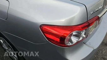 2011 Toyota Corolla LE – miniatura 20