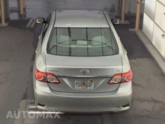 2011 Toyota Corolla LE – miniatura 5