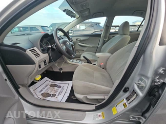 2011 Toyota Corolla LE – miniatura 7