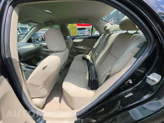 2011 Toyota Corolla LE - miniatura 13