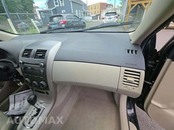 2011 Toyota Corolla LE - miniatura 19