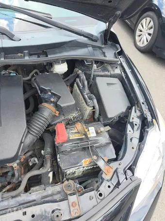 2011 Toyota Corolla LE - miniatura 32