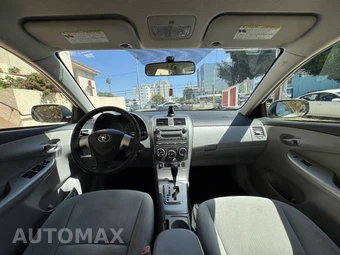 2011 Toyota Corolla LE - miniatura 11