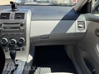 2011 Toyota Corolla LE - miniatura 13