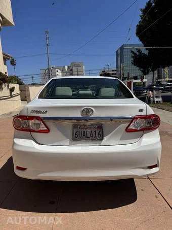 2011 Toyota Corolla LE - miniatura 6