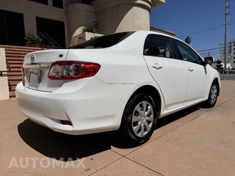 2011 Toyota Corolla LE - miniatura 7