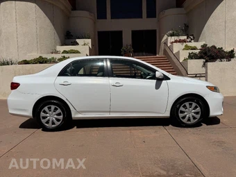 2011 Toyota Corolla LE - miniatura 8